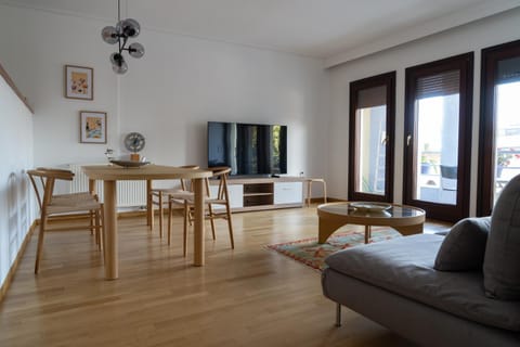 Elegant 2BR with Private Garage in the Old Town Apartment in Kavala