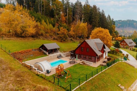 Property building, Garden, Swimming pool