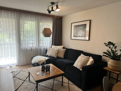 Living room, Seating area, pet friendly, pet friendly