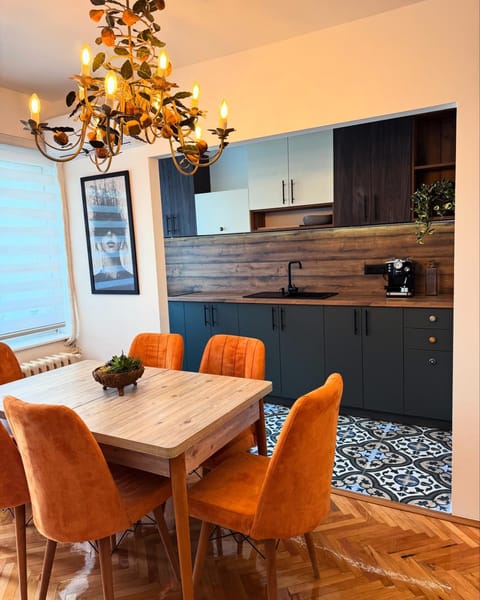 Dining area, pet friendly