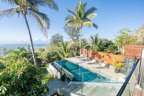 Pool view, Swimming pool, sunbed