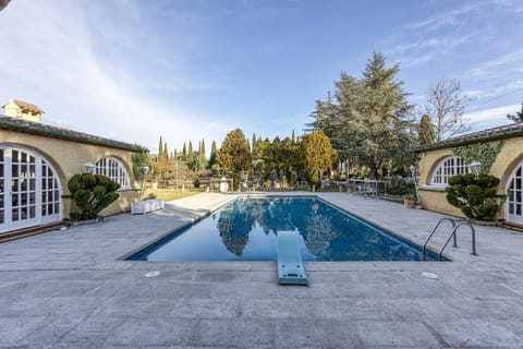 Property building, Swimming pool