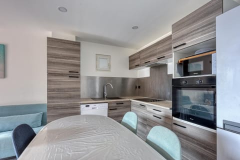 Kitchen or kitchenette, stove