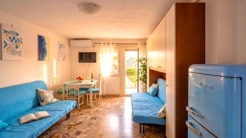 Communal lounge/ TV room, Dining area, Bedroom
