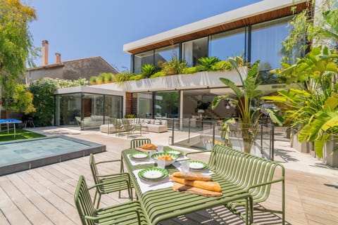 Patio, Garden, Dining area