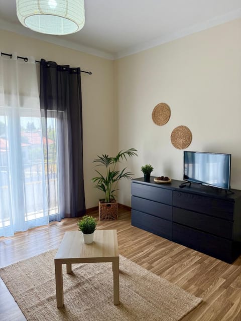 Communal lounge/ TV room, TV and multimedia, Living room, Seating area