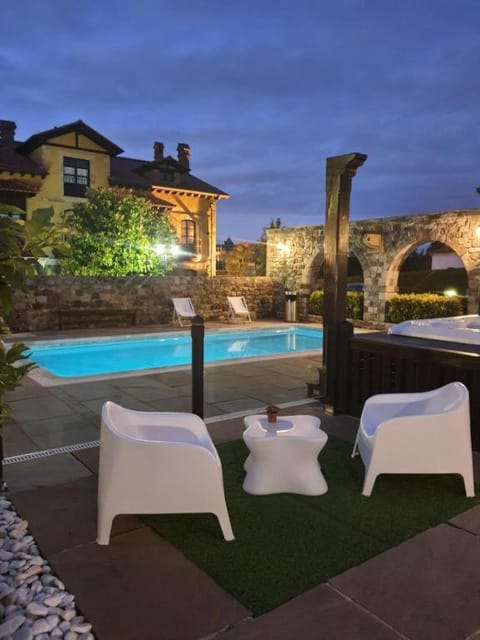 Night, Swimming pool, Internal: Not applicable to any particular room