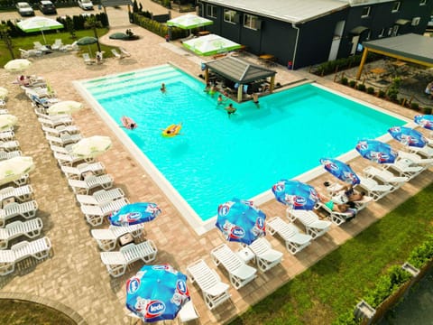 Swimming pool, Swimming pool