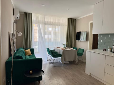 Living room, Photo of the whole room, Dining area, kitchen