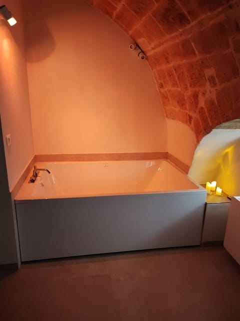 Hot Tub, Hot Tub, Bath