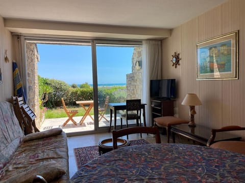 Apartment, seafront, beach, ground floor Apartment in Carnac