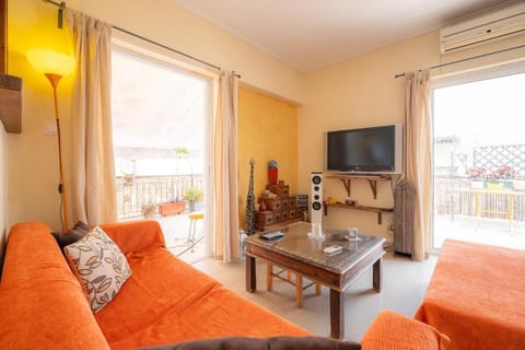 Communal lounge/ TV room, TV and multimedia, View (from property/room), Living room, Seating area, Dining area, Evening entertainment