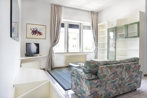 Communal lounge/ TV room, TV and multimedia, Living room, Seating area, Evening entertainment