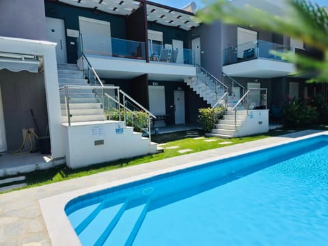 Property building, Pool view, Swimming pool