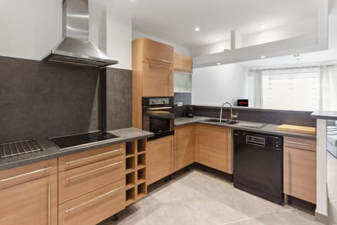 Le Grimaldi - Spacious - AC - WIFI - Hypercentre Apartment in Cagnes-sur-Mer