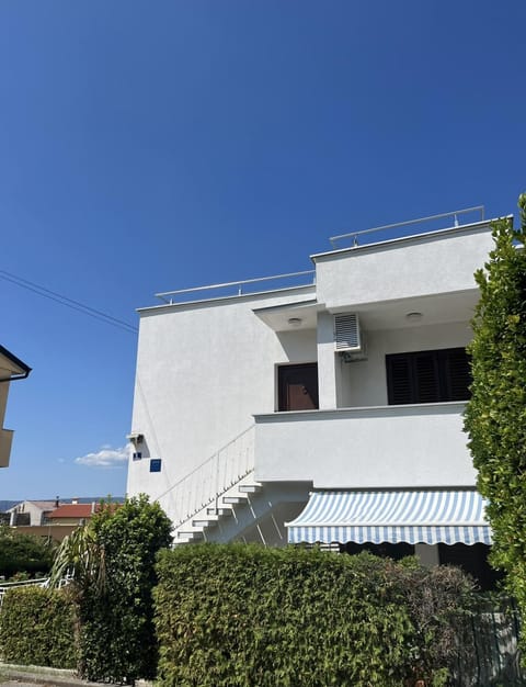 Property building, Sea view