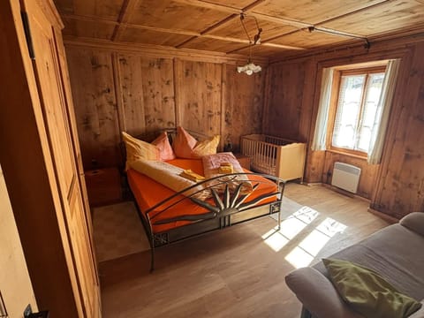 Bedroom, cot