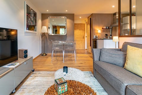 Communal lounge/ TV room, Living room