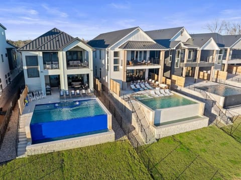 Wave on Wave Haus and Concierge Services House in Kingsland