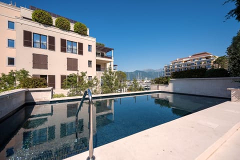 Mountain view, Swimming pool