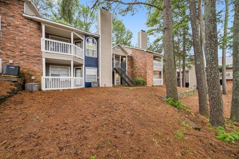 The Davis 412 I Spacious 1 Bed 1 Bath Apartment in Huntsville