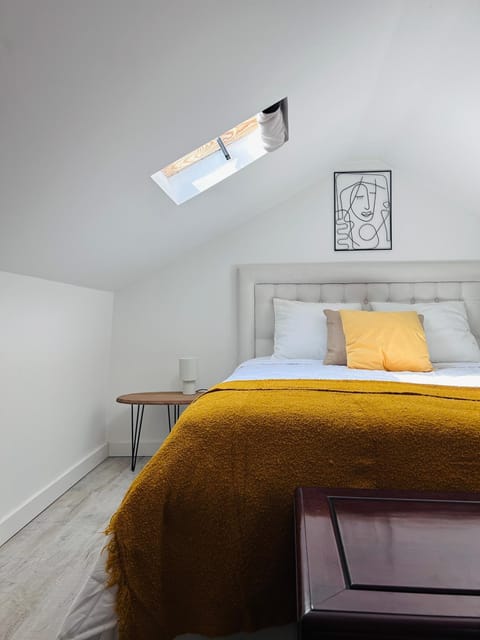 Bed, Bedroom, internet, pet friendly, air conditioner