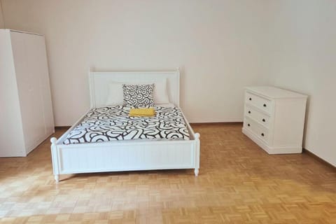 City Center Flats with Balcony & Garden View Rigi - Self Checkin Apartment in Zurich City