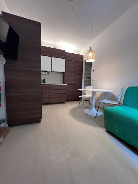 TV and multimedia, Kitchen or kitchenette, Living room