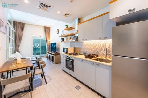Kitchen or kitchenette, Dining area, oven, stove, toaster