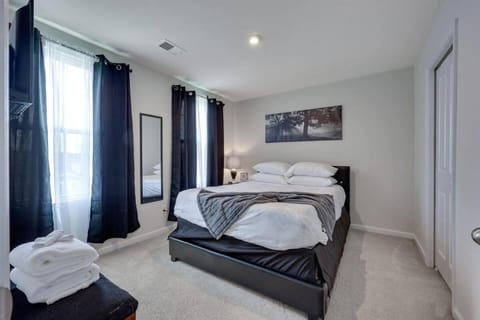 4BR 2 and Half BA Family Retreat House in Columbia