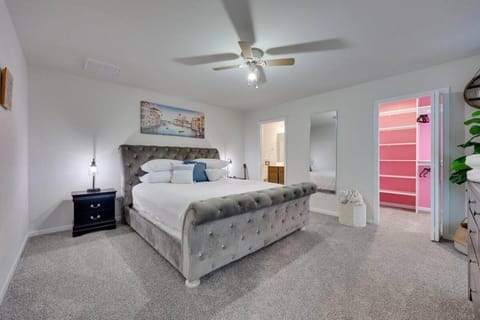 4BR 2 and Half BA Family Retreat House in Columbia