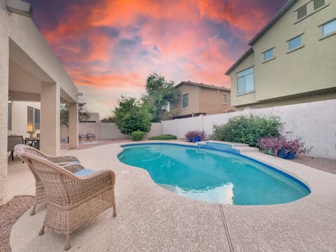 Property building, Patio, Day, Seating area, Pool view, Swimming pool, sunbed