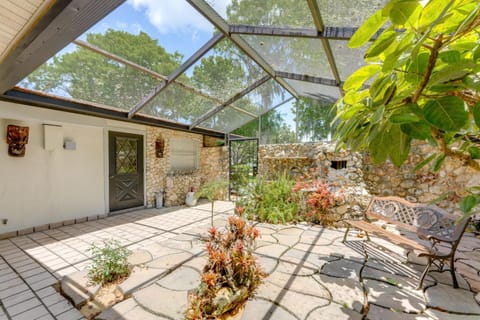 Family Home with Stunning Water Views in Tavares! House in Tavares