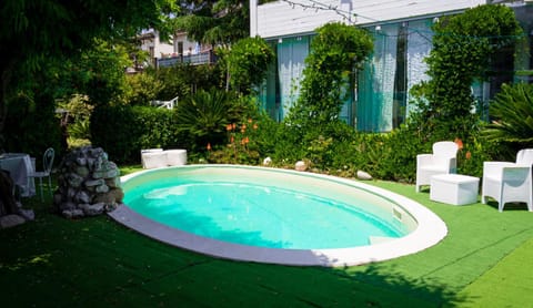 Garden, Pool view, Swimming pool, Swimming pool, sunbed