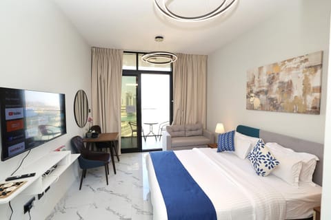 TV and multimedia, Balcony/Terrace, Seating area, Bedroom, air conditioner