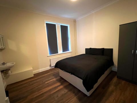 Bed, Photo of the whole room, Bedroom, wardrobe