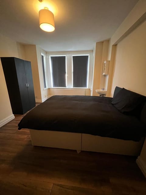 Bed, Photo of the whole room, Bedroom, wardrobe