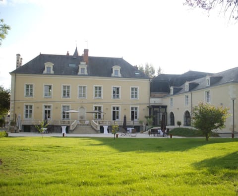 Facade/entrance, Garden view