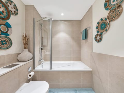 Bathroom, Bath, towels