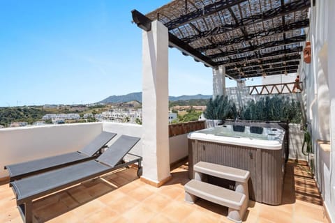 Patio, Hot Tub, View (from property/room), Balcony/Terrace, Balcony/Terrace, Mountain view, Pool view