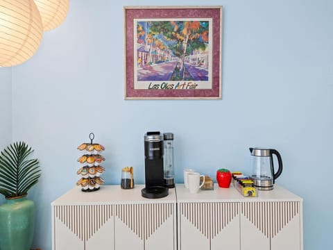 Beach Bungalow I Walk to Private Beach I Swimspa I Jacuzzi House in Lauderdale-by-the-Sea