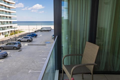 Property building, Balcony/Terrace, Sea view