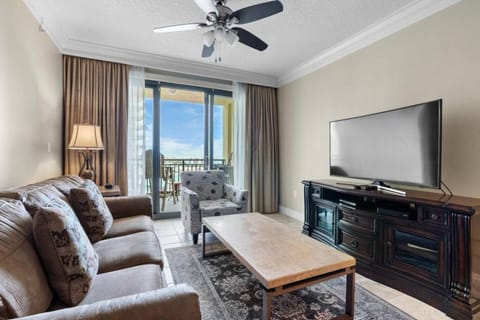 Two Bedroom with Pool Views Apartment in Okaloosa Island