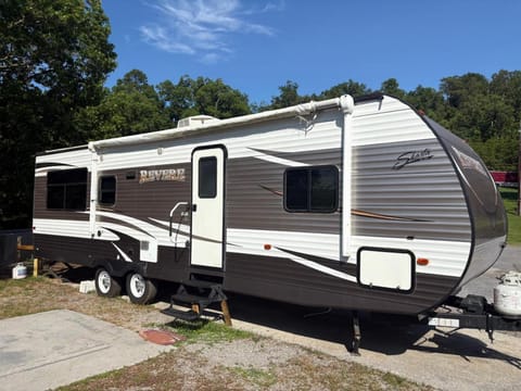The Revere at Douglas Lake- Camper on the Lake House in Sevierville