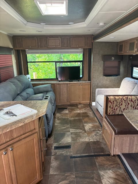 The Revere at Douglas Lake- Camper on the Lake House in Sevierville