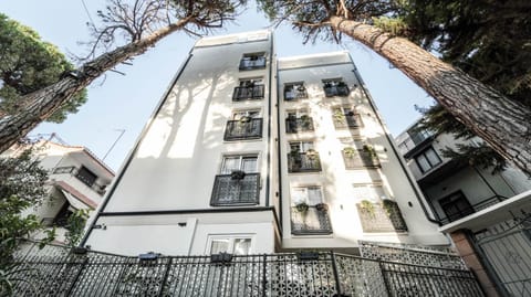 Property building, Day