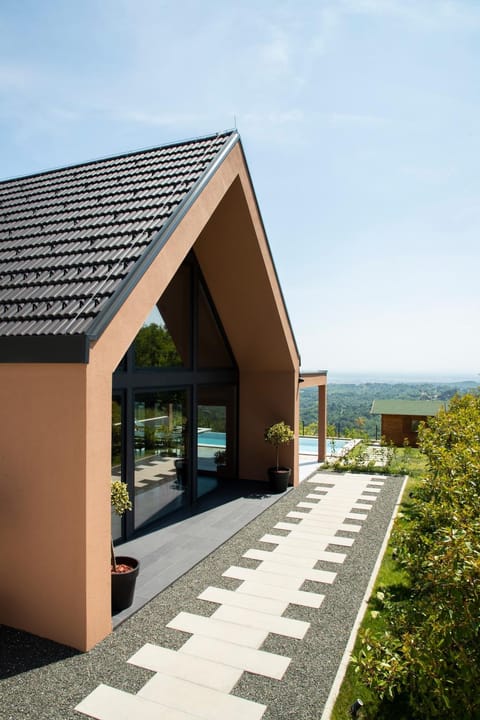 Property building, Natural landscape, Mountain view, Pool view, Swimming pool
