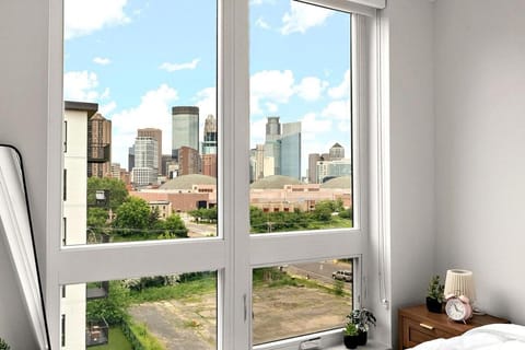 E426 Luxury 3 Bedroom Condo In Downtown Minneapolis, Minutes From Minneapolis Convention Center & US Bank Arena Apartment in Loring Park