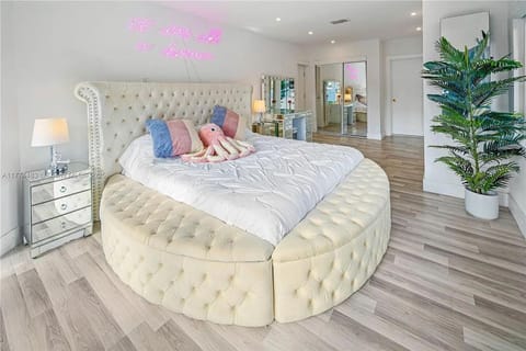 Bayside Bliss on Marseille House in Normandy Shores