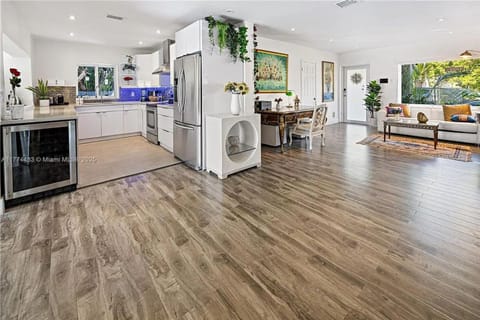 Bayside Bliss on Marseille House in Normandy Shores